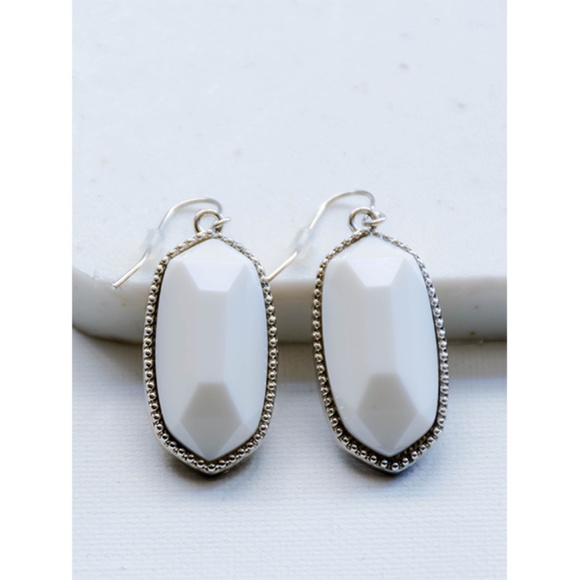 •||WHITE||• OVAL STONE SILVER HOOK DETAIL EARRINGS - Picture 2 of 2